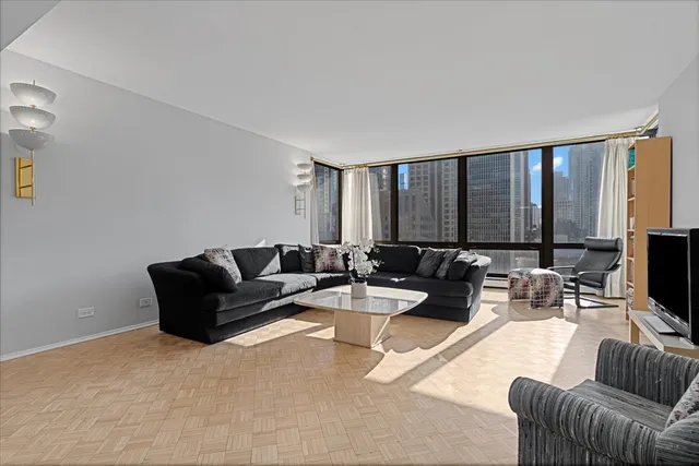 $4,900 | 100 East Bellevue Place, Unit 25C, Chicago, IL 60611
