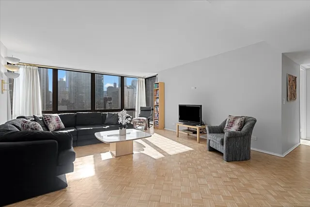 $4,900 | 100 East Bellevue Place, Unit 25C, Chicago, IL 60611