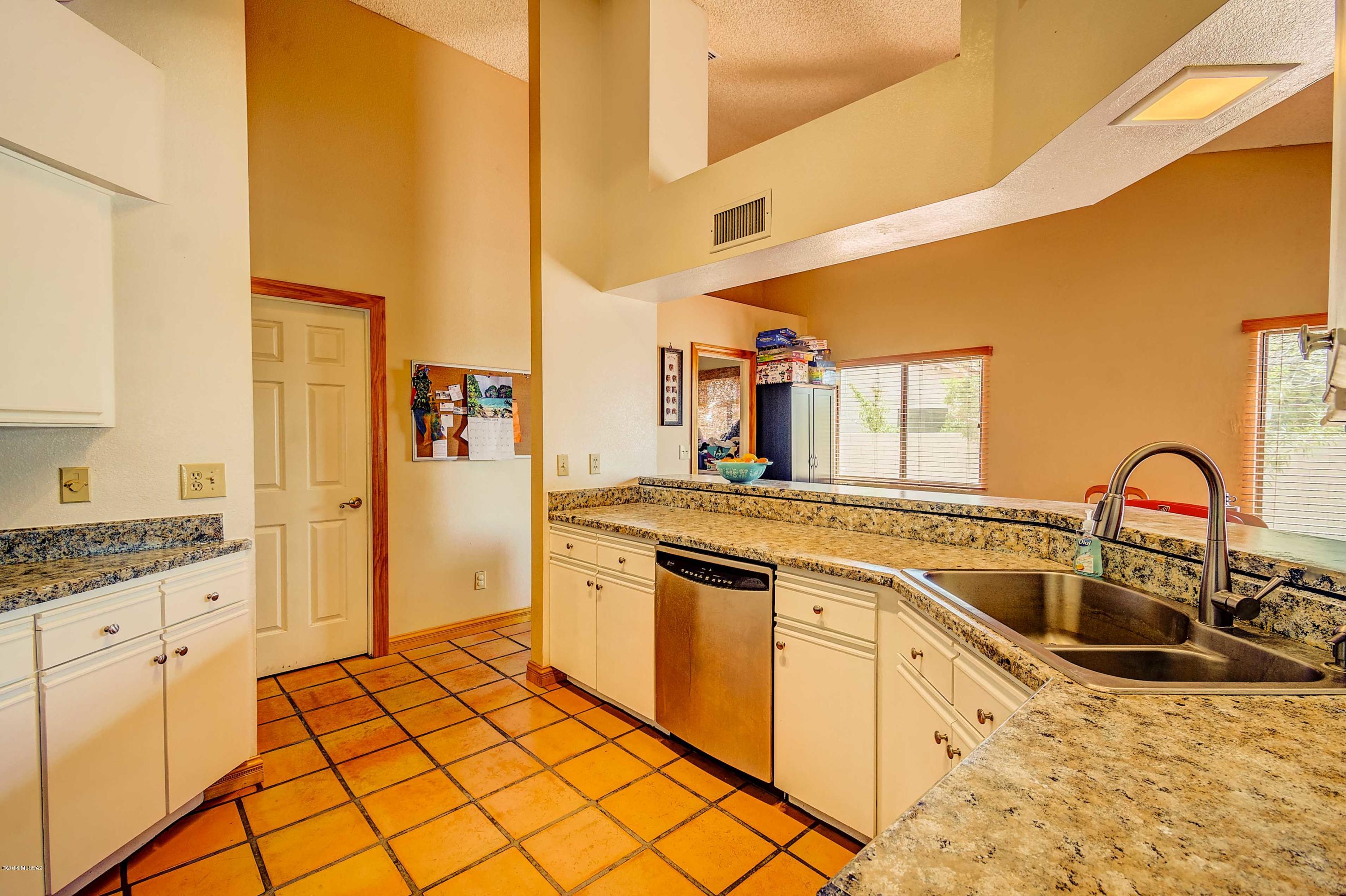 11317 North Copper Spring Place Oro Valley, AZ 85737 - Photo 4 of 29
