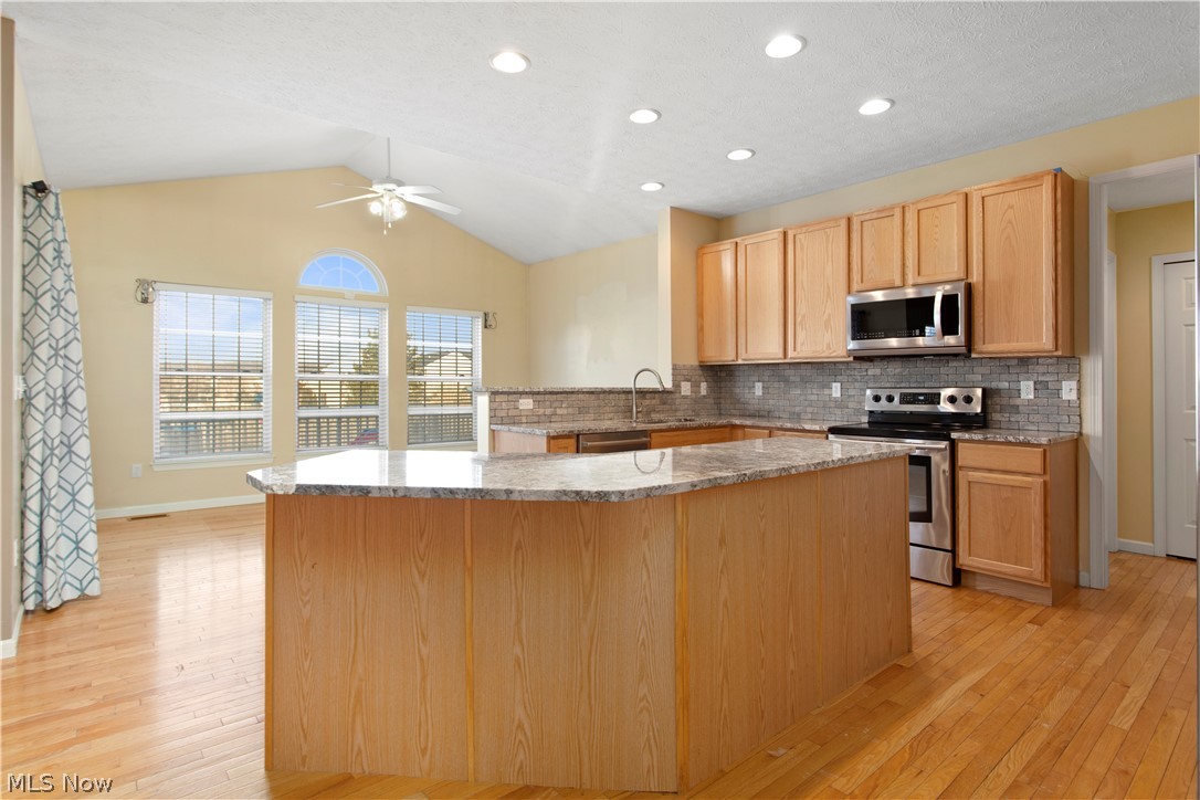 5328 Otten Road North Ridgeville, OH 44039 - Photo 13 of 33 Kitchen