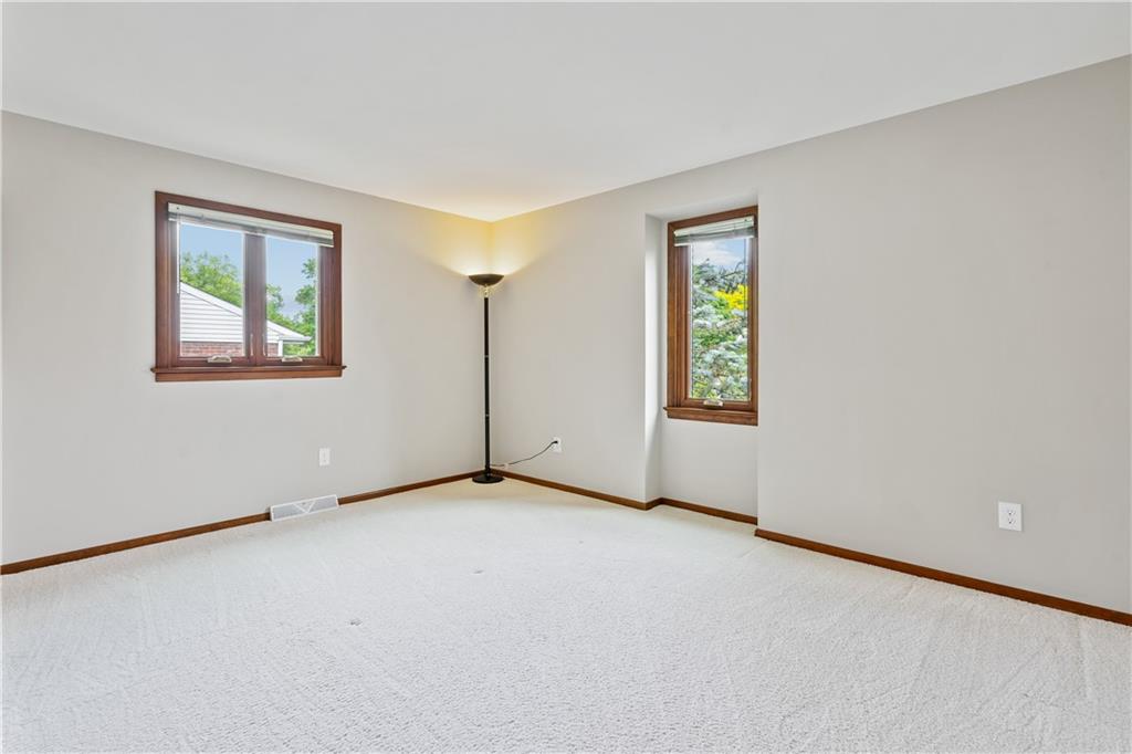 471 Manordale Road Pittsburgh, PA 15241 - Photo 28 of 37 Gallery Image 28