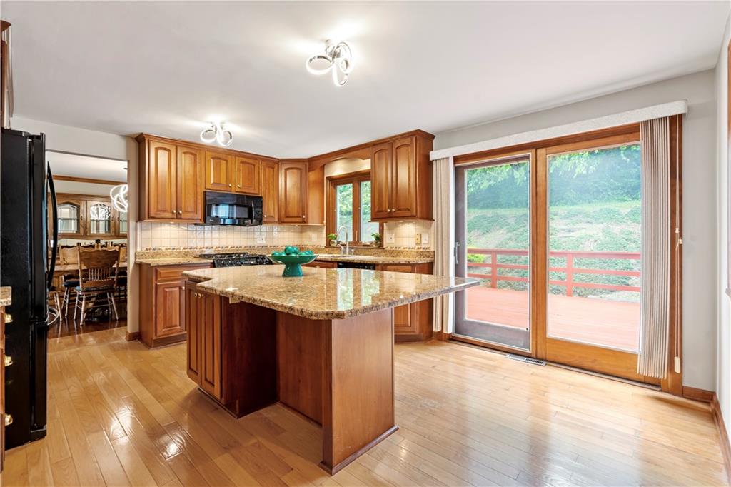 471 Manordale Road Pittsburgh, PA 15241 - Photo 8 of 37 Gallery Image 8