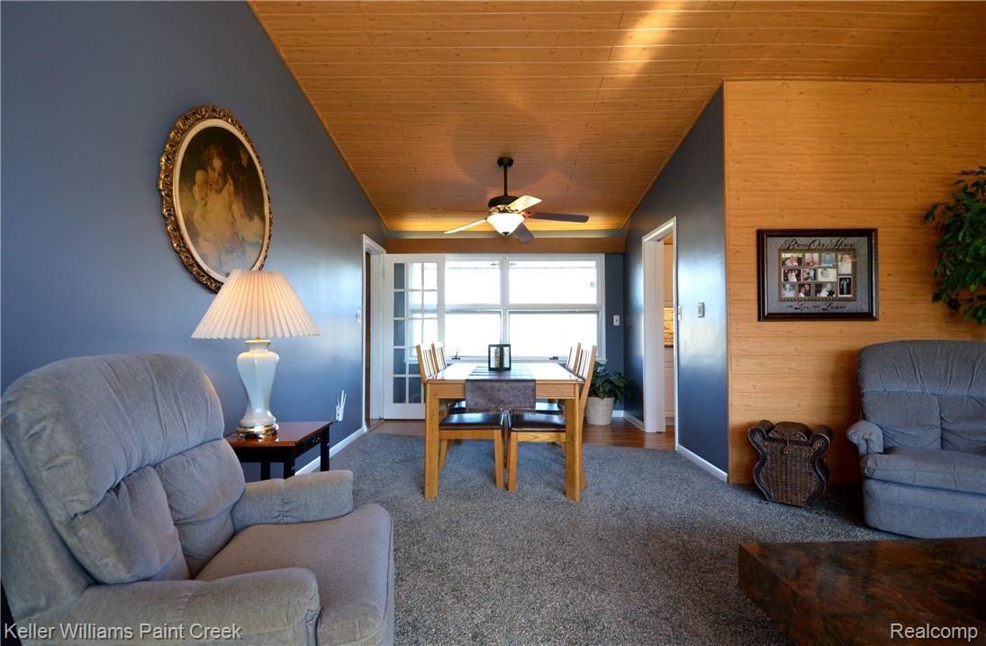 263 Booth Road Troy, MI 48085 - Photo 6 of 67 DSC_1283.JPG