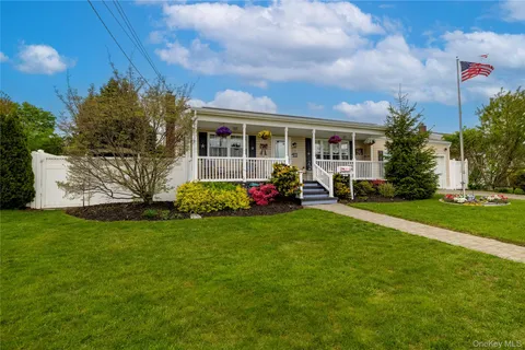 $749,988 | 851 Elmwood Road, West Babylon, NY 11704