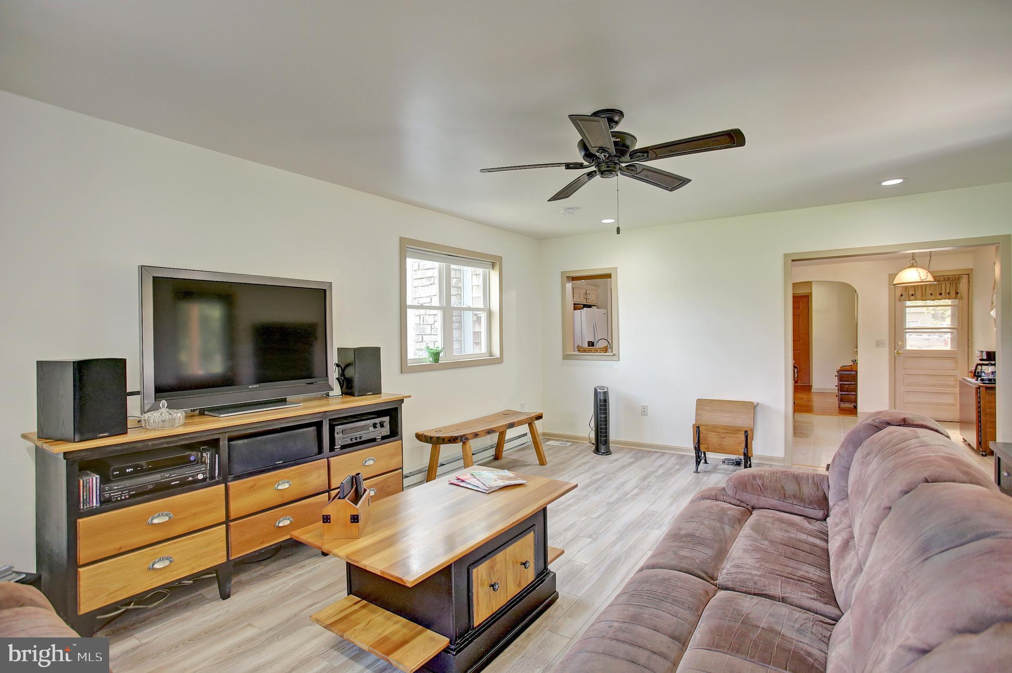 8 Bare Road Mechanicsburg, PA 17050 - Photo 6 of 25 Gallery Image 6