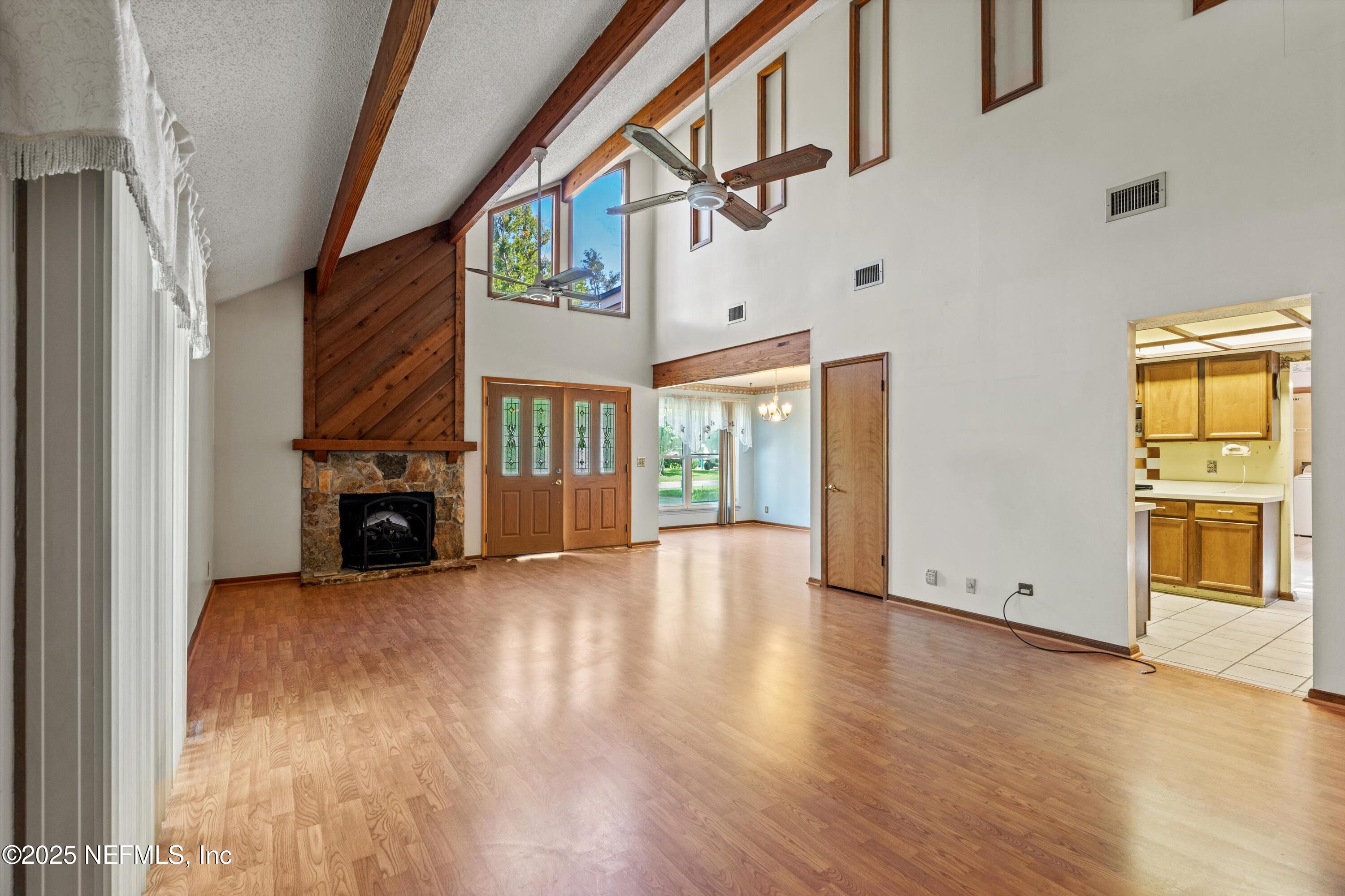 1083 Kings Road Neptune Beach, FL 32266 - Photo 3 of 22 Family room