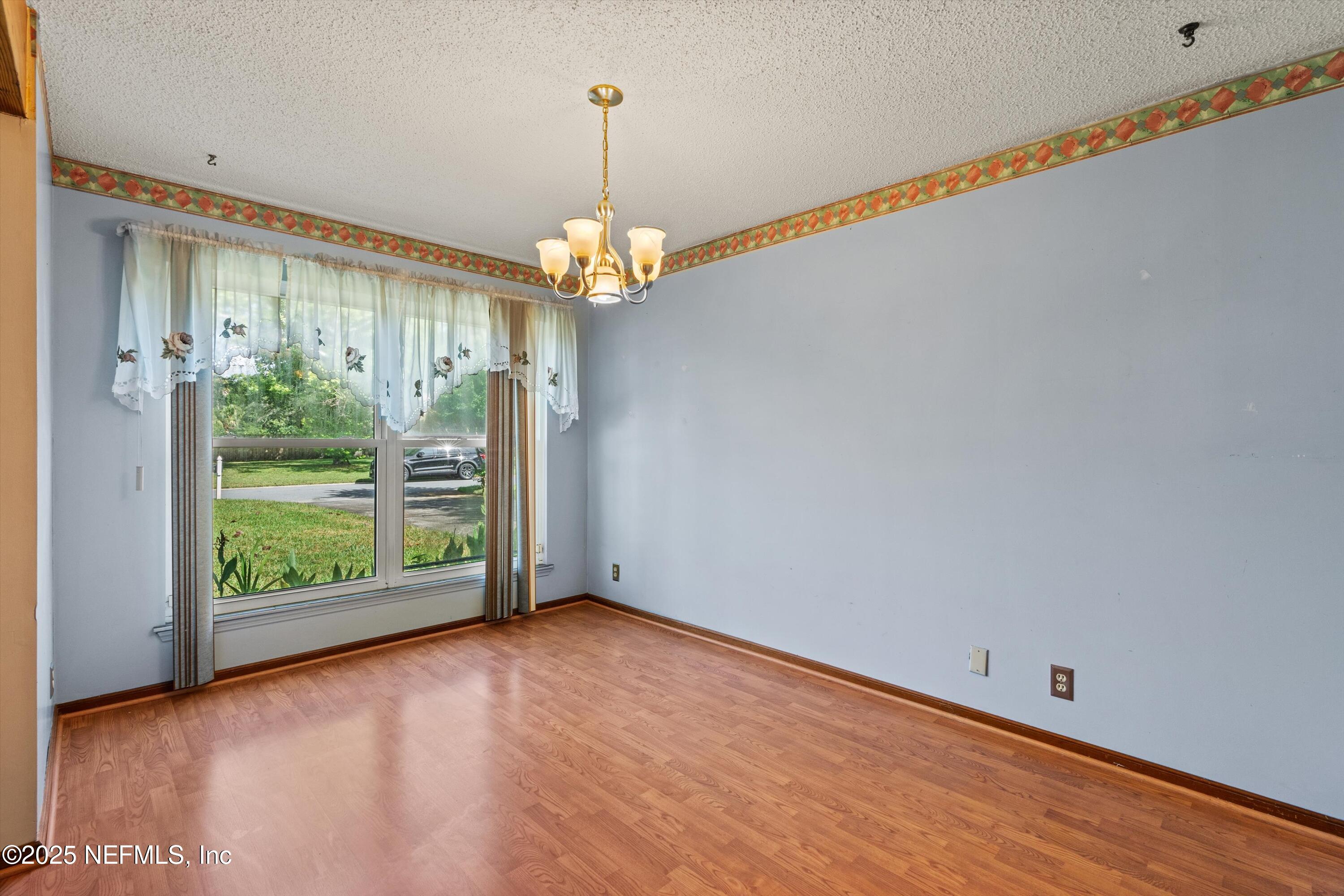 1083 Kings Road Neptune Beach, FL 32266 - Photo 5 of 22 Living area