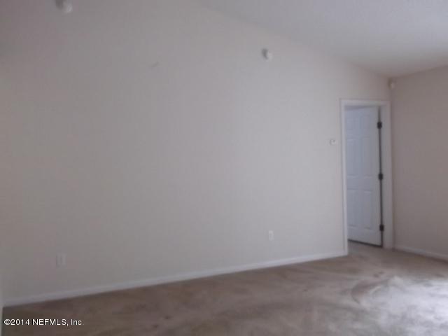 8697 North Star Leaf Road Jacksonville, FL 32210 - Photo 4 of 9 Living Room
