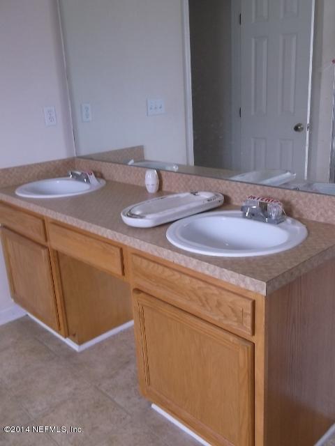 8697 North Star Leaf Road Jacksonville, FL 32210 - Photo 6 of 9 Master Bathroom