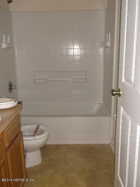 8697 North Star Leaf Road Jacksonville, FL 32210 - Photo 8 of 9 Bathroom