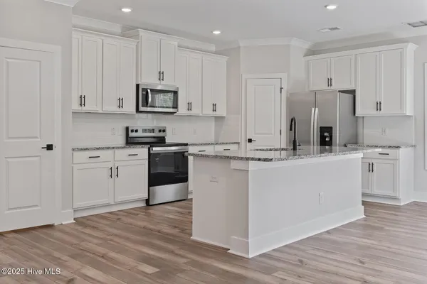 $408,900 | 123 Umbrella Palm Drive, Hampstead, NC 28443