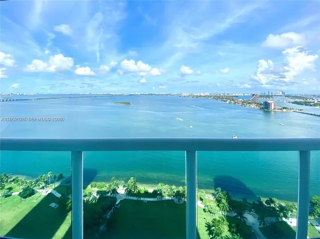 $4,090 | 1800 North Bayshore Drive, Unit 2903, Miami, FL 33132