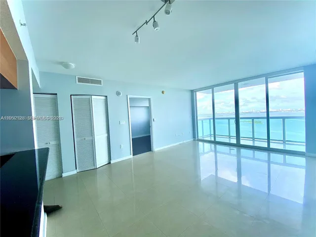 $4,090 | 1800 North Bayshore Drive, Unit 2903, Miami, FL 33132