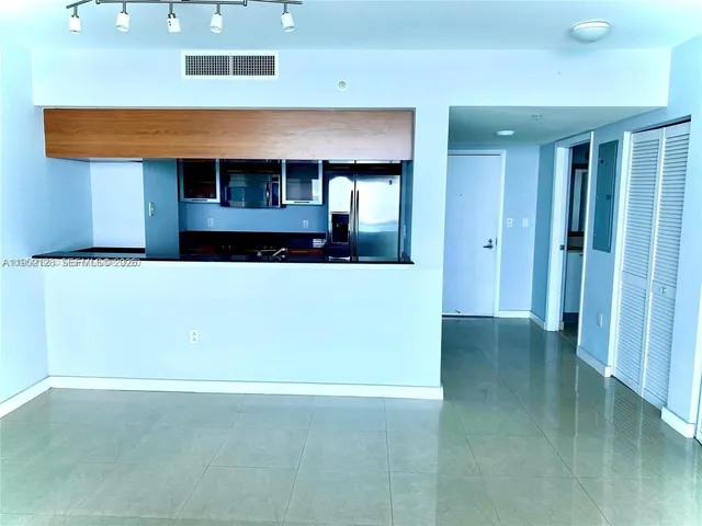 $4,090 | 1800 North Bayshore Drive, Unit 2903, Miami, FL 33132