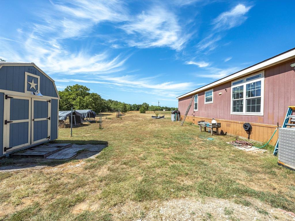 353 R&R Drive Springtown, TX 76082 - Photo 5 of 25
