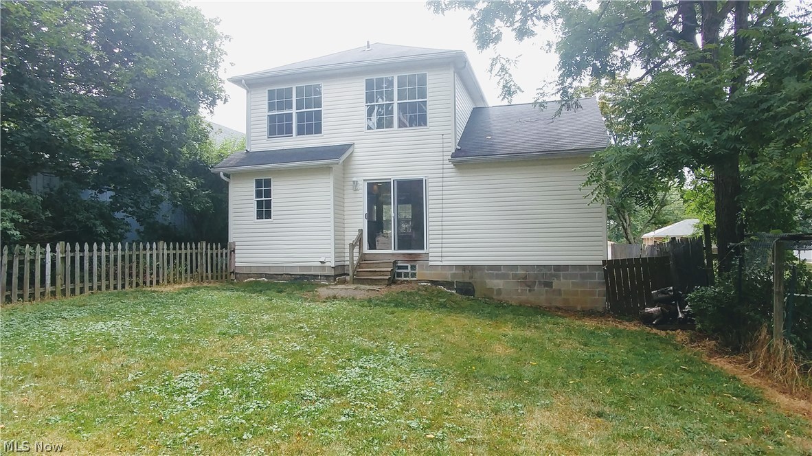 1053 Independence Avenue Akron, OH 44310 - Photo 9 of 31 Gallery Image 9