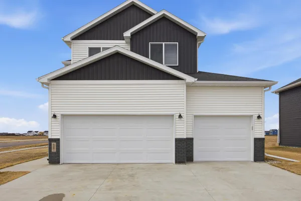 $419,000 | 6683 28th Street South, Fargo, ND 58104