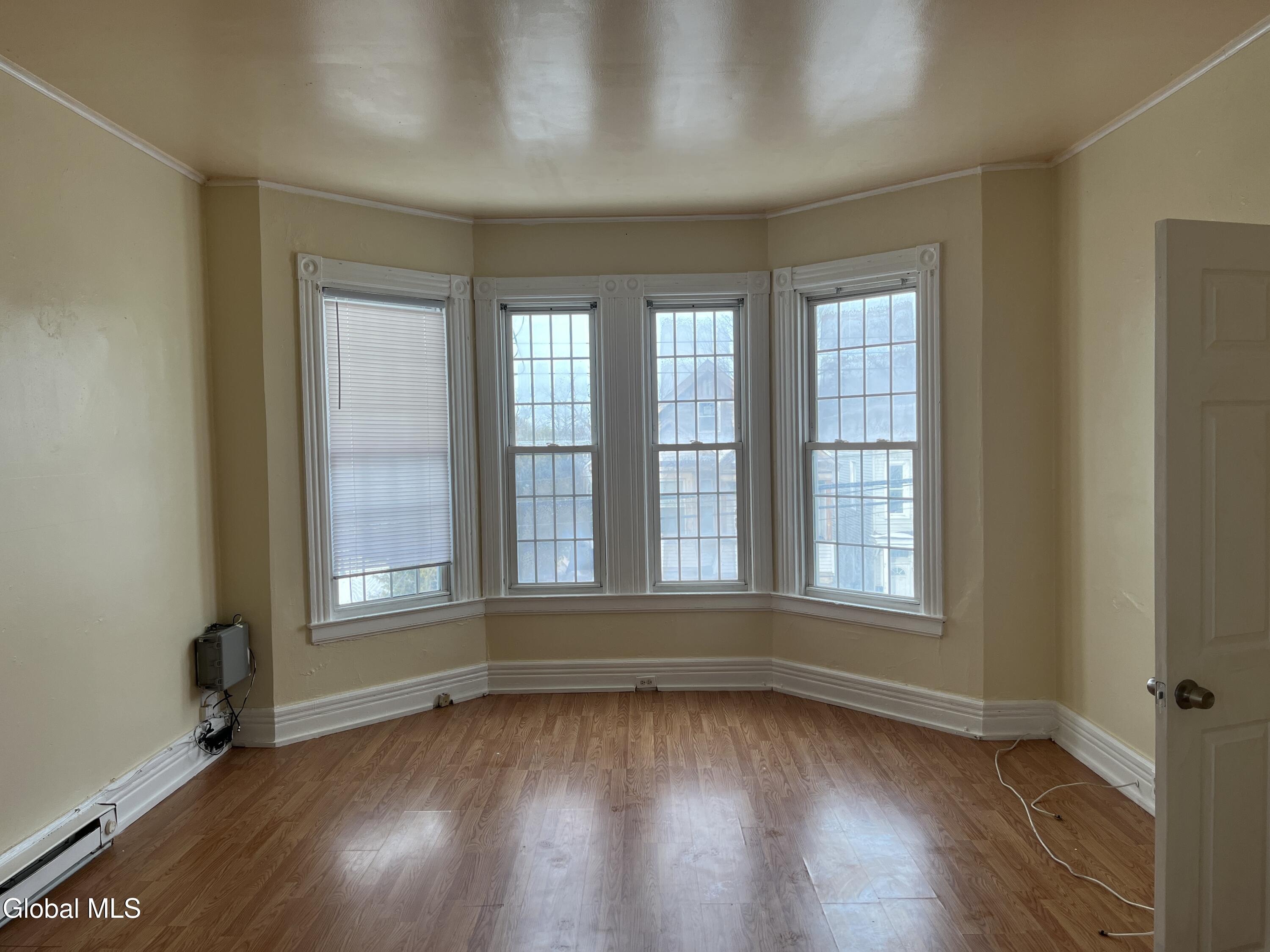 748 Eastern Avenue Schenectady, NY 12308 - Photo 2 of 34 IMG_0397