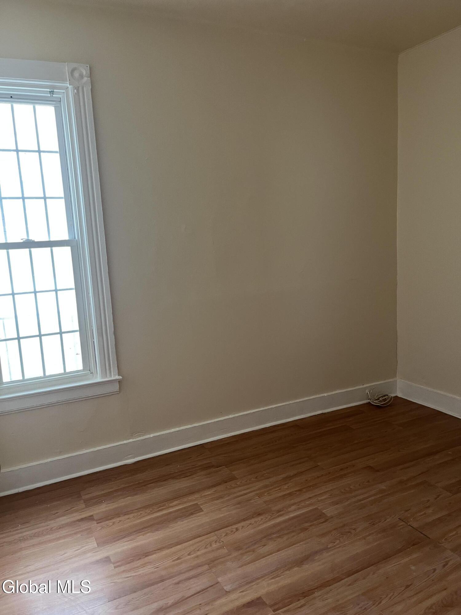 748 Eastern Avenue Schenectady, NY 12308 - Photo 4 of 34 IMG_0406