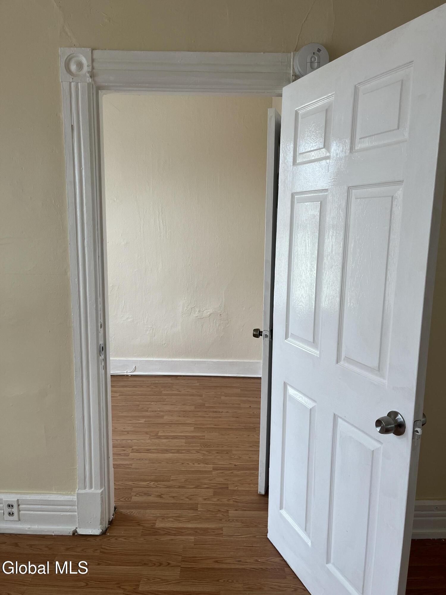 748 Eastern Avenue Schenectady, NY 12308 - Photo 5 of 34 IMG_0398