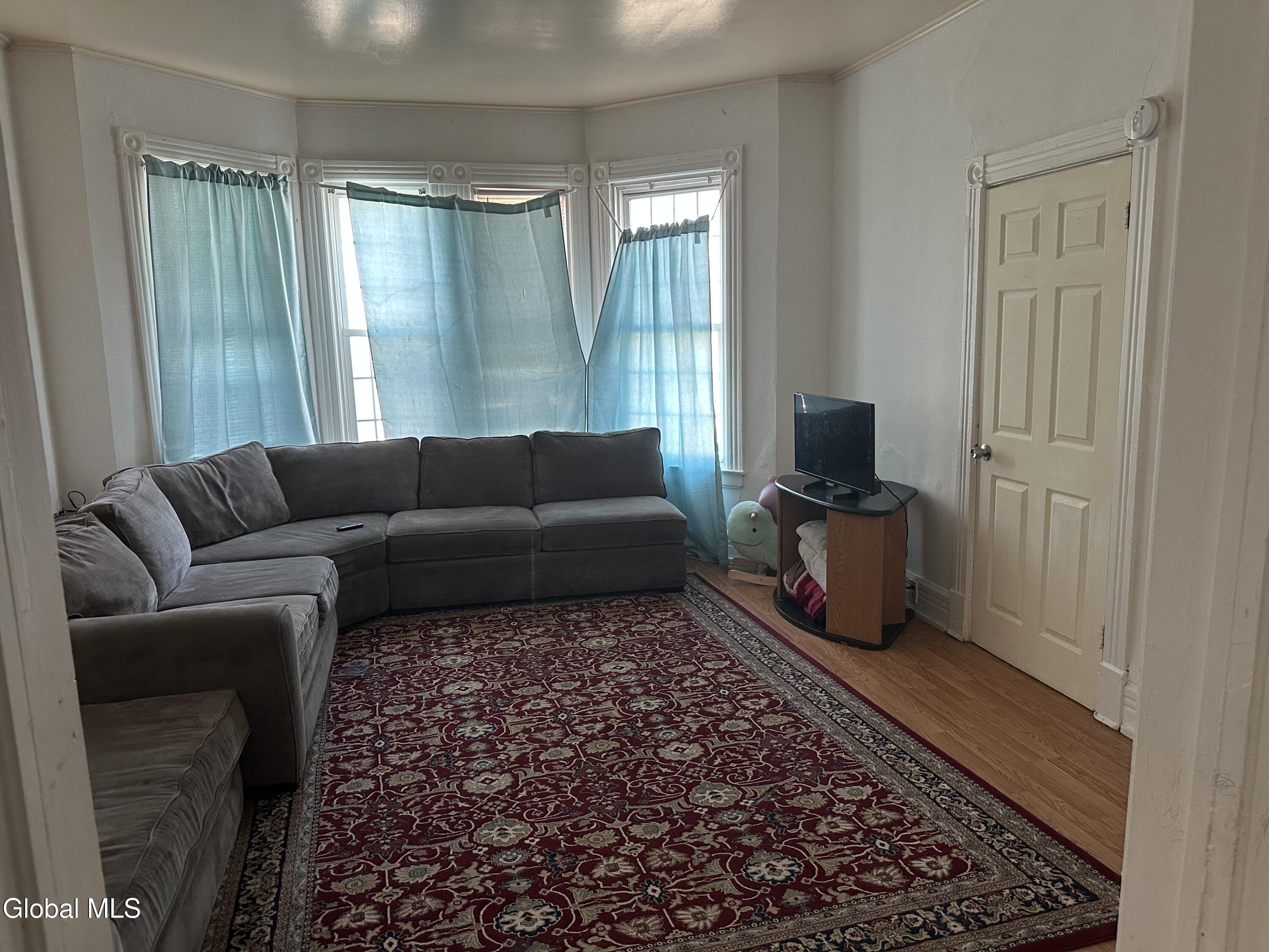 748 Eastern Avenue Schenectady, NY 12308 - Photo 6 of 34 16898701-A3B3-48B7-B186-0049FA137D4D