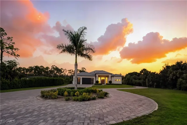 $1,850,000 | 3219 White Boulevard, Naples, FL 34117