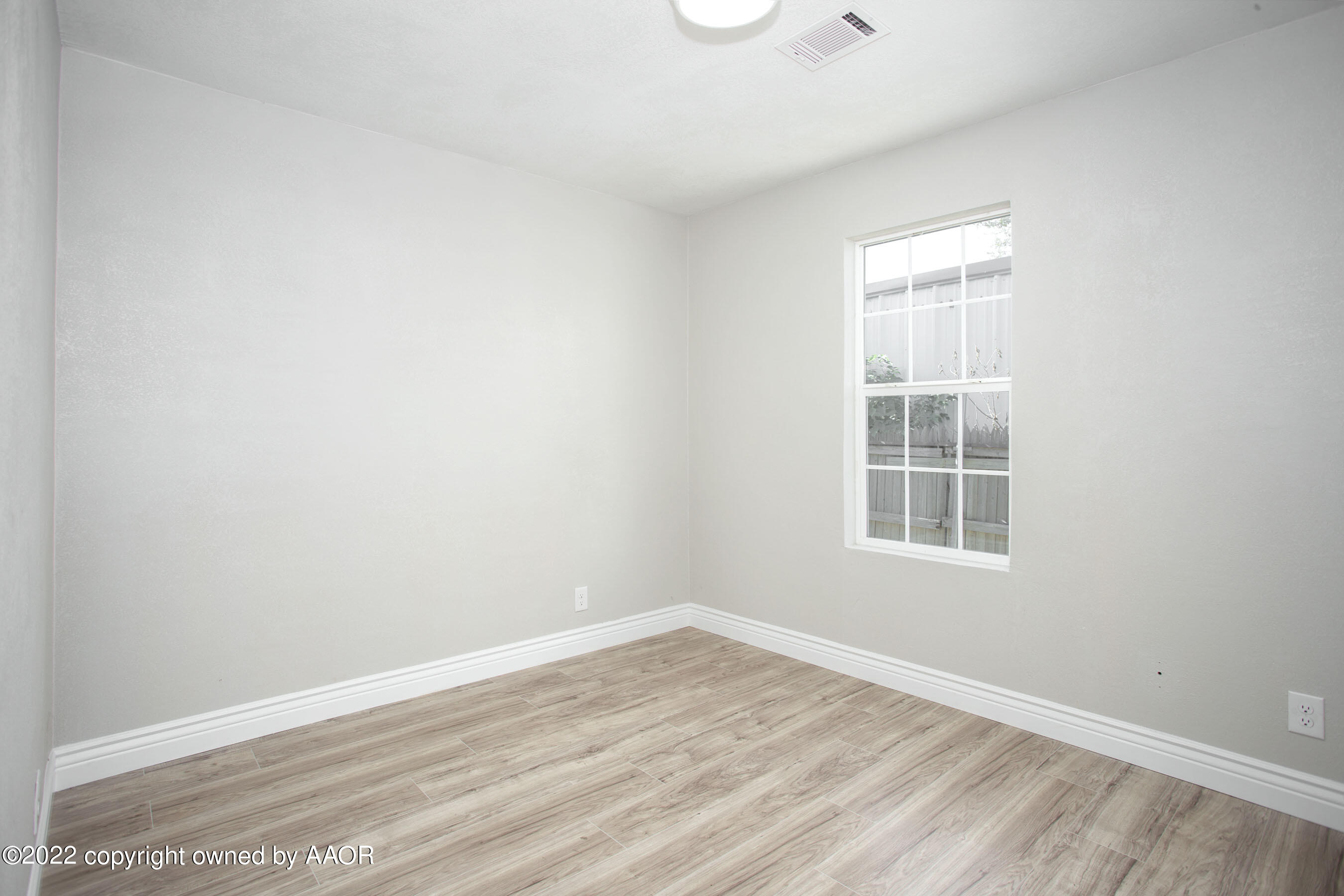 2710 Ridgemere Boulevard Amarillo, TX 79107 - Photo 15 of 20 Bedroom 2 - View 2