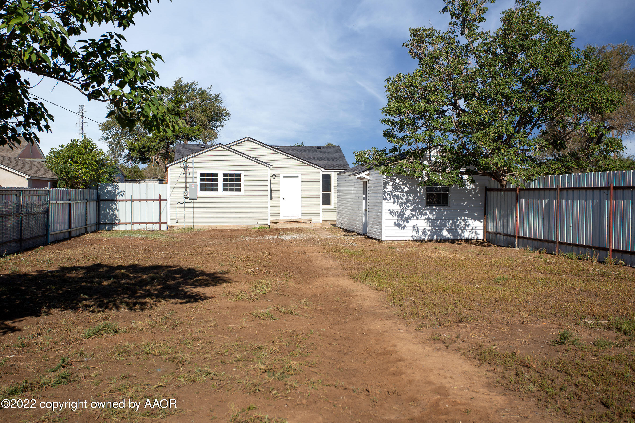 2710 Ridgemere Boulevard Amarillo, TX 79107 - Photo 18 of 20 Back yard - View 2