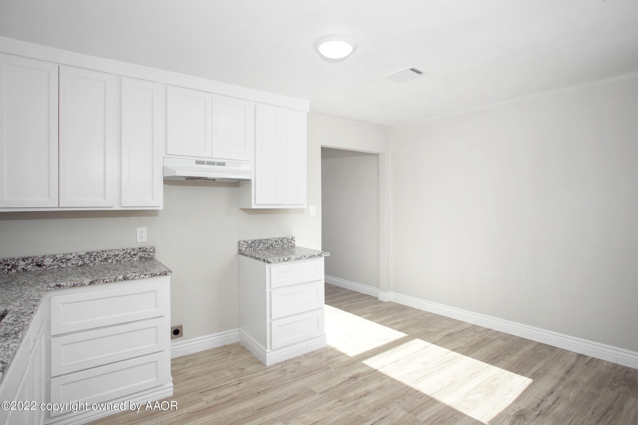 2710 Ridgemere Boulevard Amarillo, TX 79107 - Photo 5 of 20 Kitchen - View 1