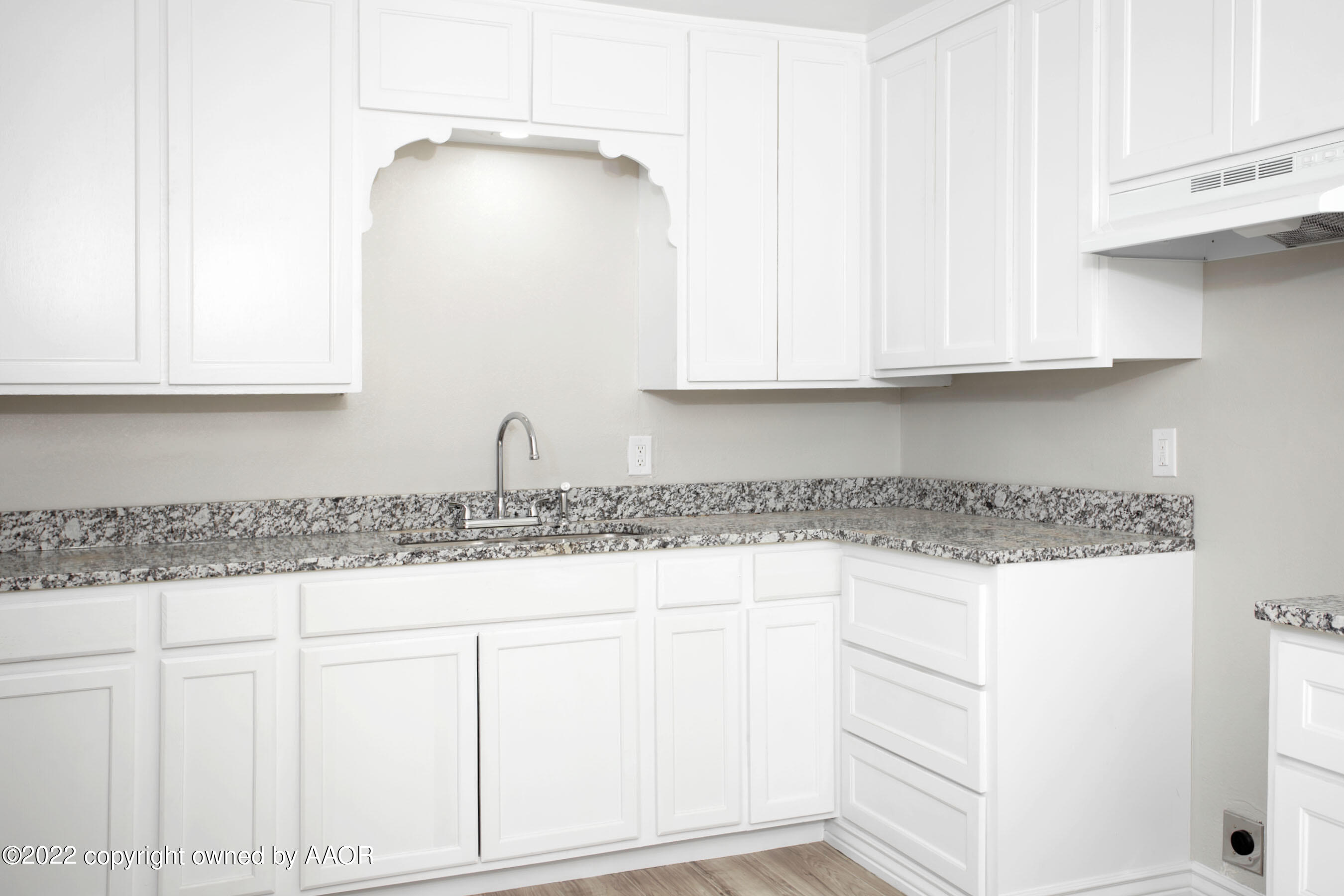 2710 Ridgemere Boulevard Amarillo, TX 79107 - Photo 8 of 20 Kitchen - View 3