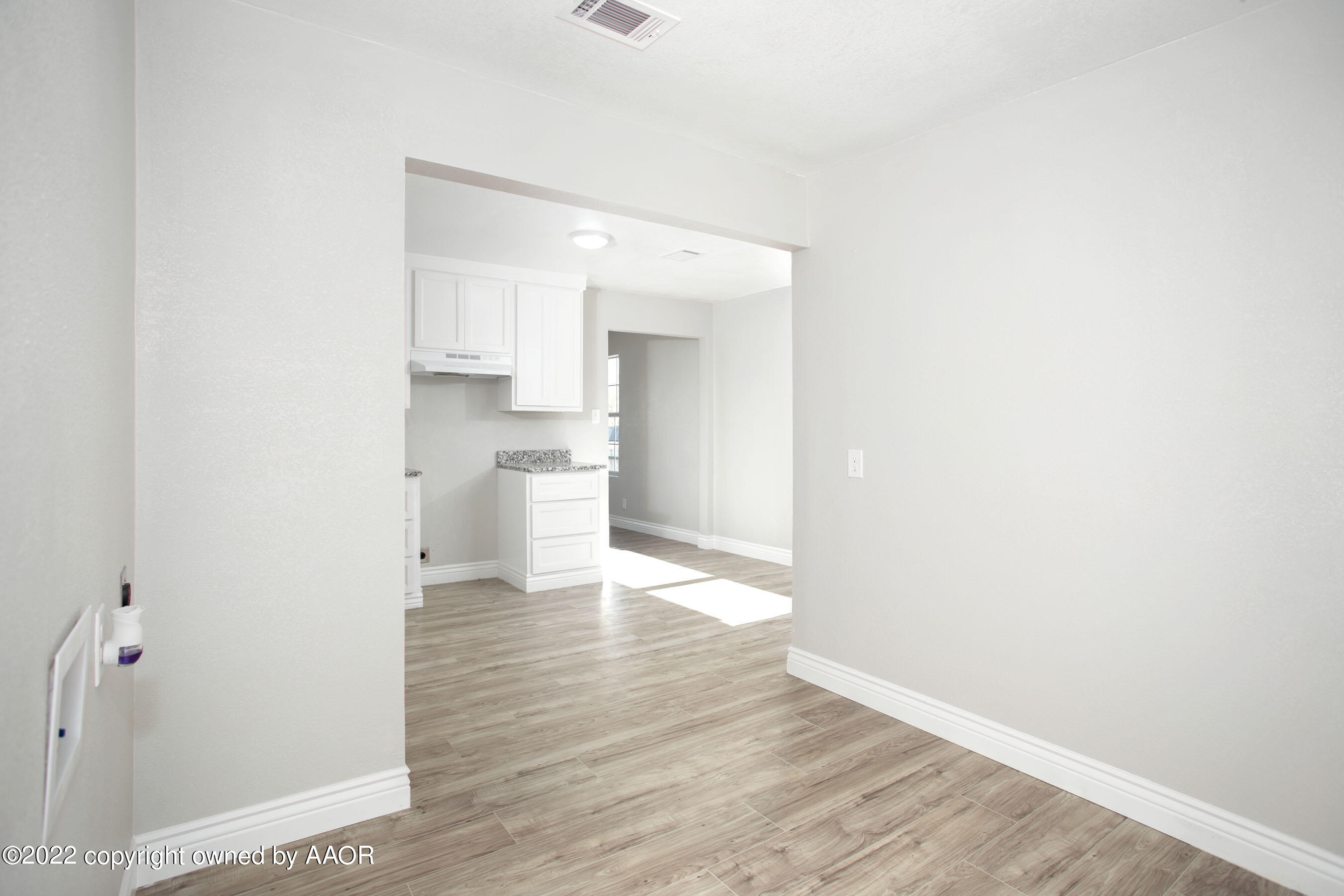 2710 Ridgemere Boulevard Amarillo, TX 79107 - Photo 9 of 20 Laundry Room - View 1