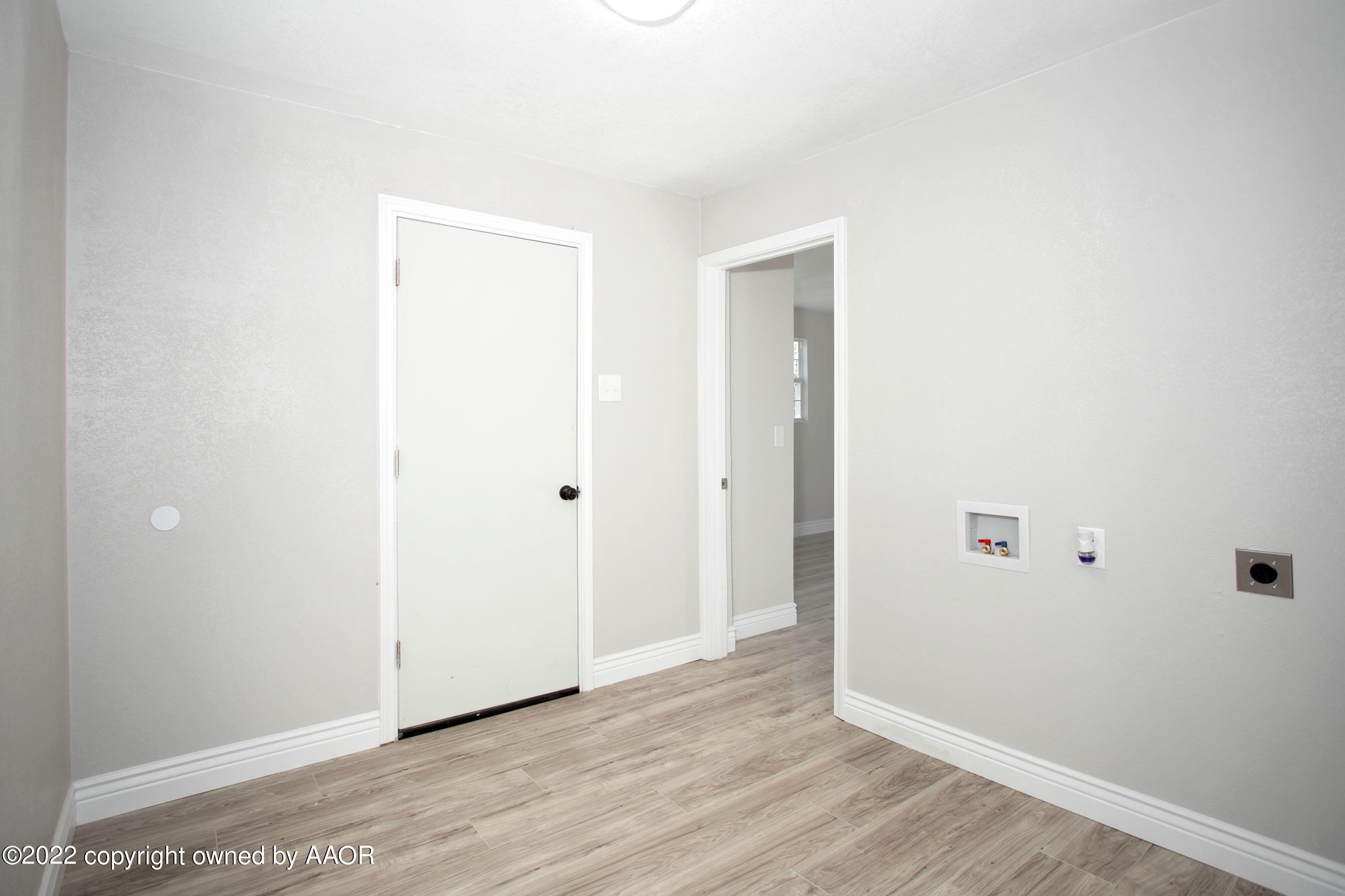 2710 Ridgemere Boulevard Amarillo, TX 79107 - Photo 10 of 20 Laundry Room - View 2
