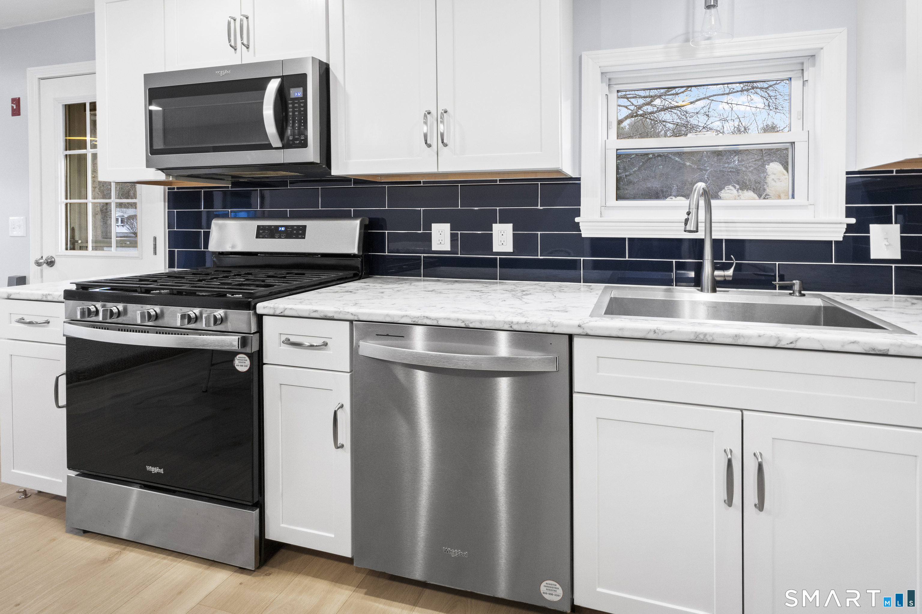 67 Breezy Lane Thompson, CT 06262 - Photo 3 of 31