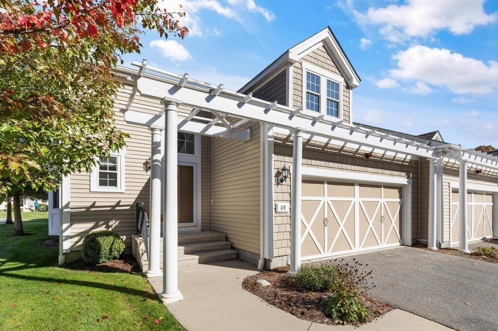 69 Canton Point Road, Unit 69 Canton, MA 02021 - Photo 4 of 39