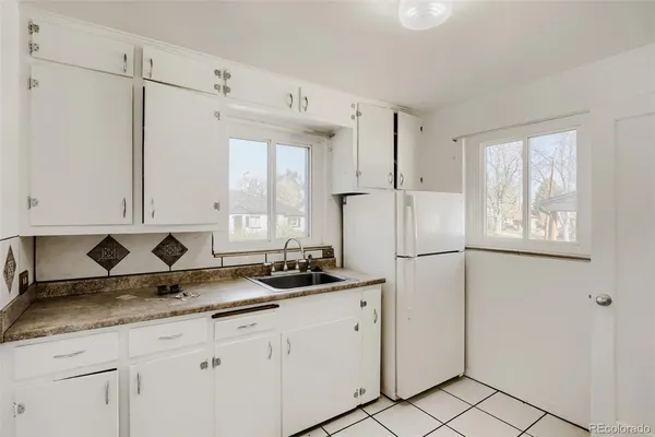 $2,495 | 1320 Holly Street, Denver, CO 80220