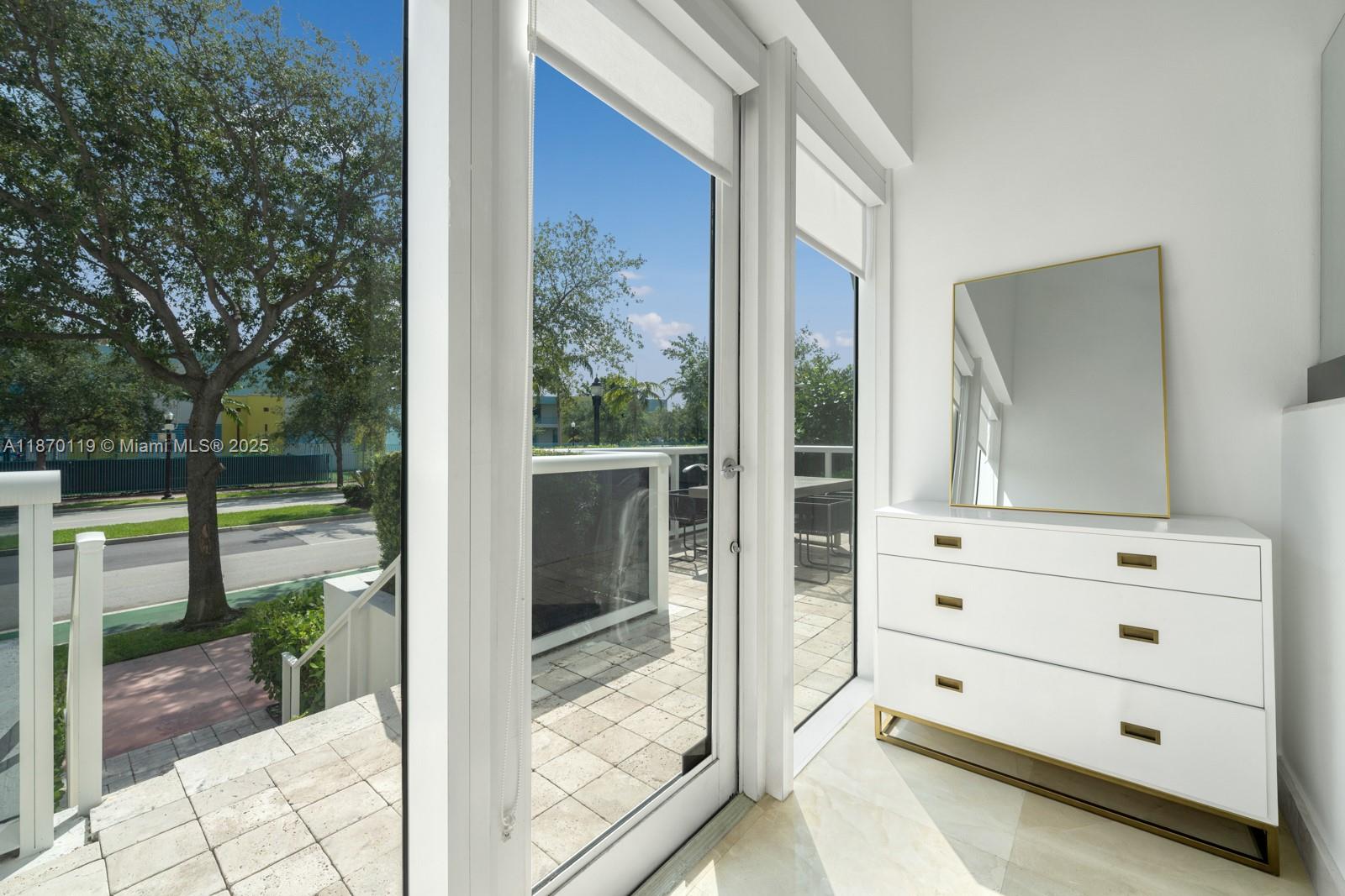 400 Alton Road, Unit TH1A Miami Beach, FL 33139 - Photo 13 of 45