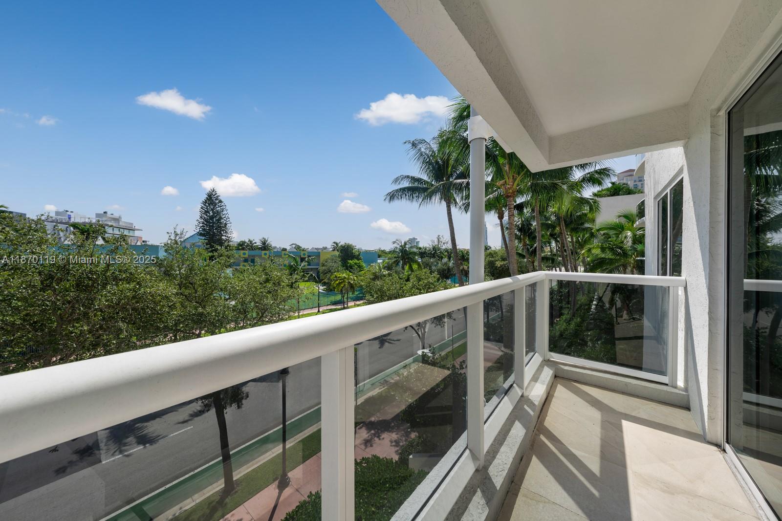 400 Alton Road, Unit TH1A Miami Beach, FL 33139 - Photo 23 of 45 a view of a balcony with a pot
