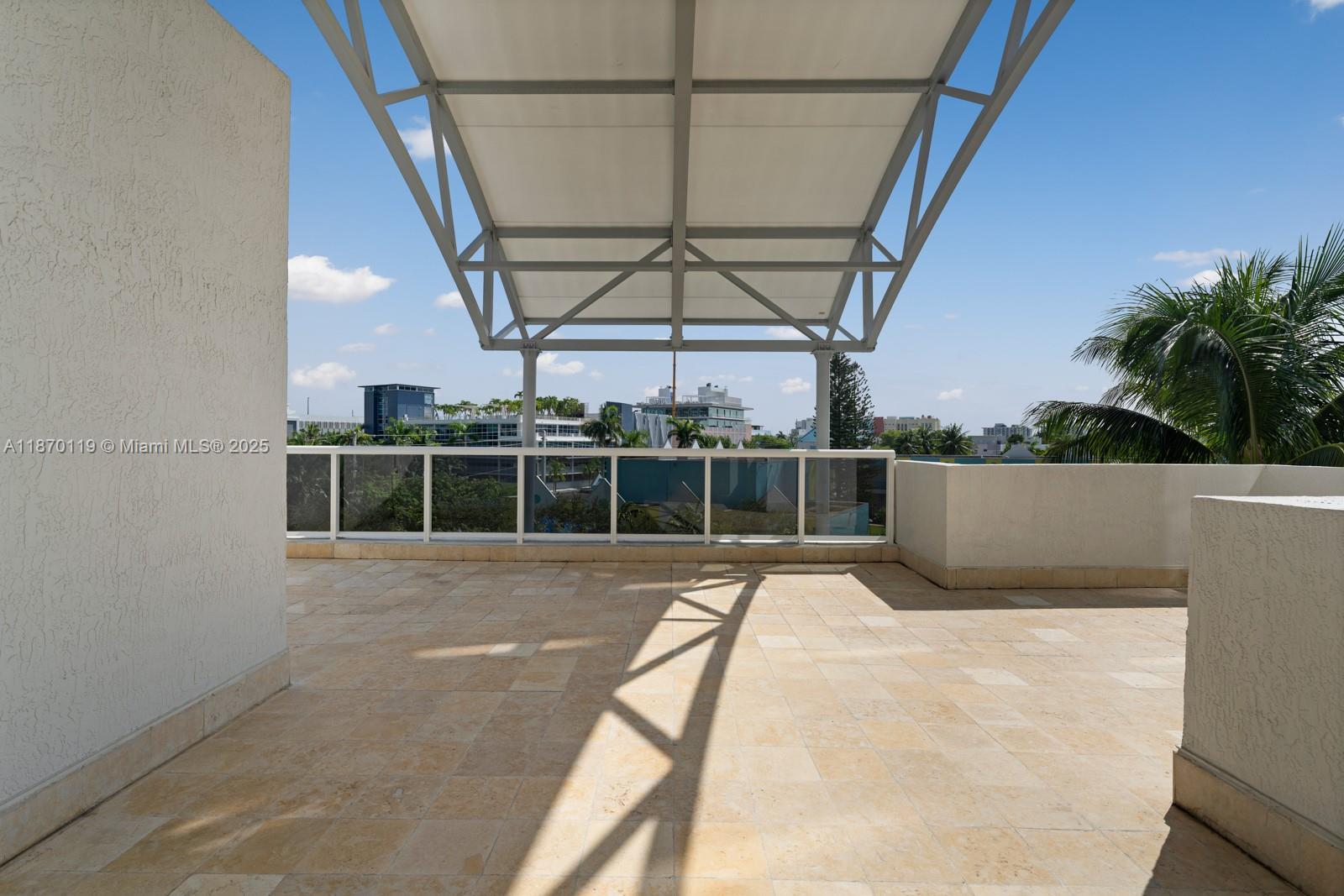 400 Alton Road, Unit TH1A Miami Beach, FL 33139 - Photo 29 of 45 a view of a roof deck