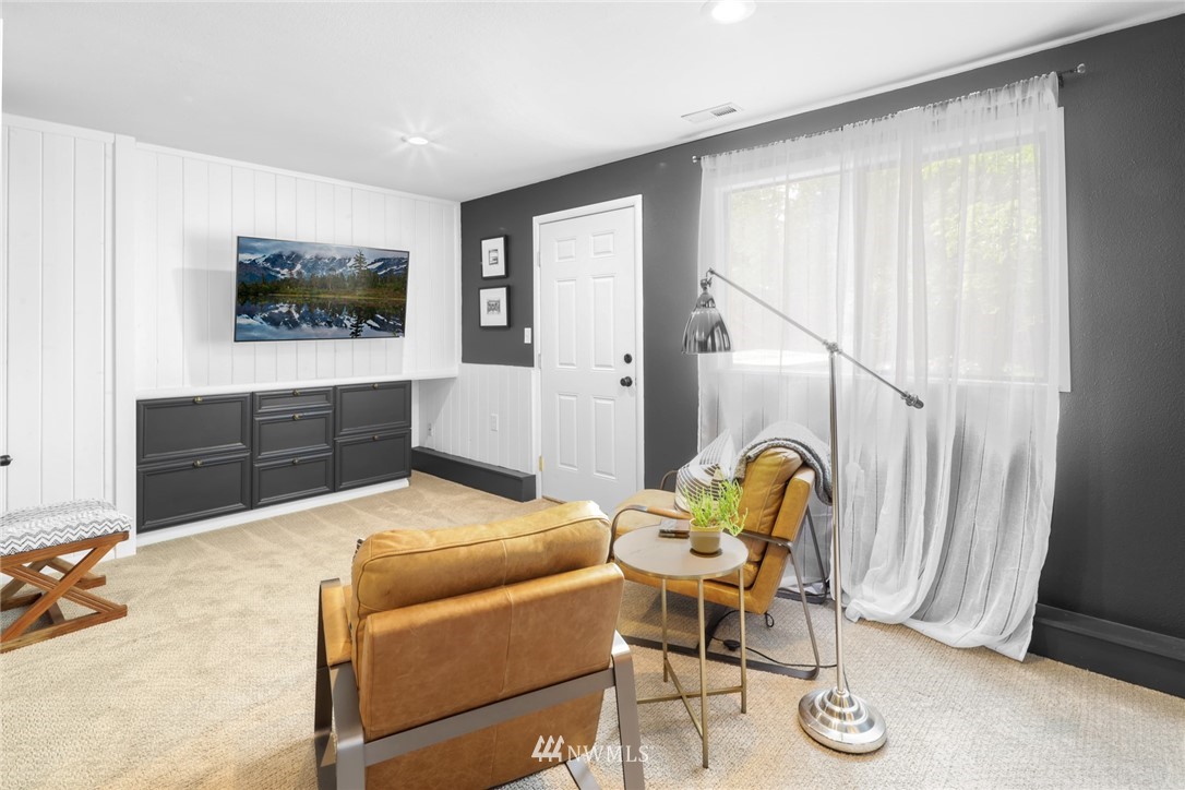 3853 Magrath Road Bellingham, WA 98226 - Photo 28 of 40 a bedroom with furniture and a window