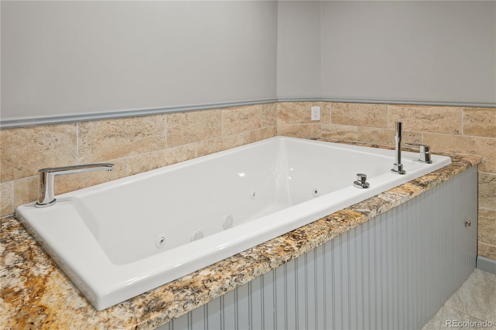 1777 Larimer Street, Unit 1610 Denver, CO 80202 - Photo 25 of 40