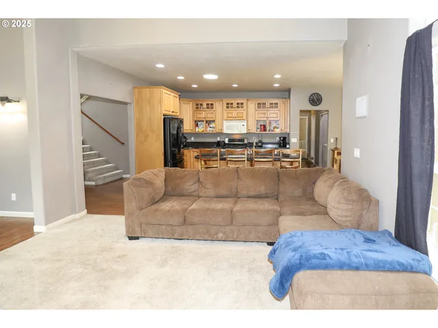 $474,900 | 356 Wild Fern Drive, Winchester, OR 97495