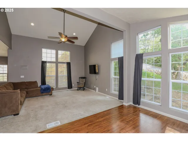 $474,900 | 356 Wild Fern Drive, Winchester, OR 97495