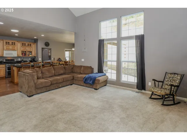 $474,900 | 356 Wild Fern Drive, Winchester, OR 97495