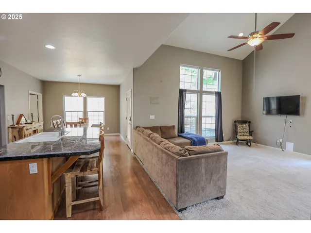 $474,900 | 356 Wild Fern Drive, Winchester, OR 97495