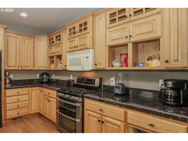 $474,900 | 356 Wild Fern Drive, Winchester, OR 97495