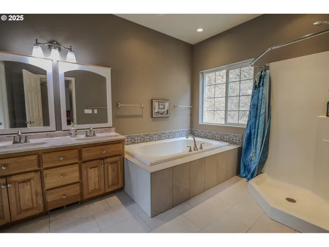 $474,900 | 356 Wild Fern Drive, Winchester, OR 97495