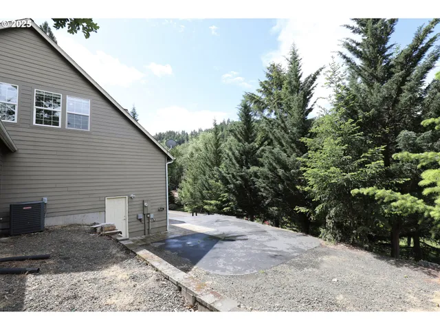 $474,900 | 356 Wild Fern Drive, Winchester, OR 97495