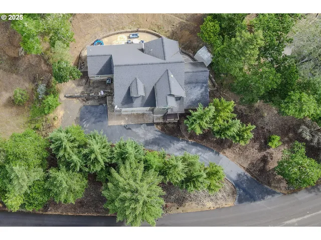 $474,900 | 356 Wild Fern Drive, Winchester, OR 97495