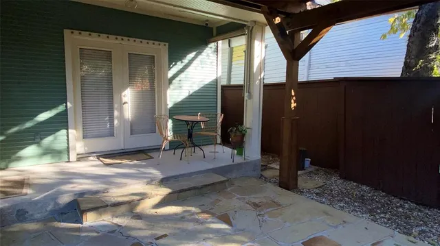 $3,250 | 1628 South Henderson Street, Fort Worth, TX 76104