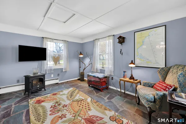 $579,900 | 1732 Main Street, Glastonbury, CT 06033